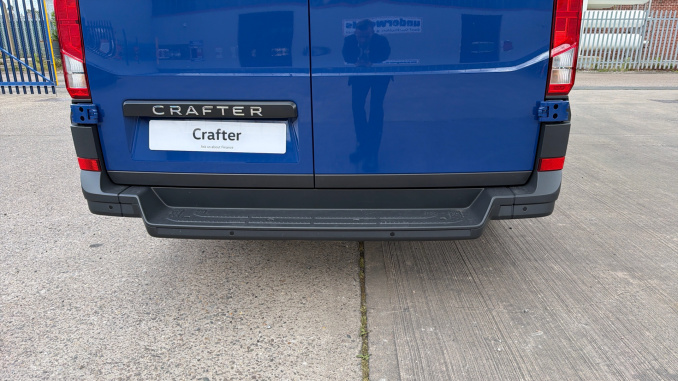 Volkswagen Crafter Cr35 Mwb Diesel Fwd 2.0 TDI 140PS Commerce Plus High Roof Van - Image 24